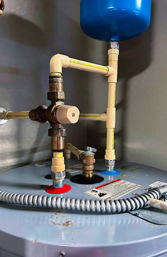 https://nollamarahotwater.com.au/uploads/2025/06/gas-hot-water-system-63012.jpg