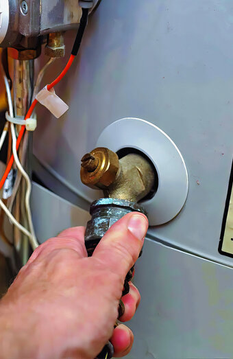 https://nollamarahotwater.com.au/uploads/2025/06/hot-water-servicing-21854.jpg