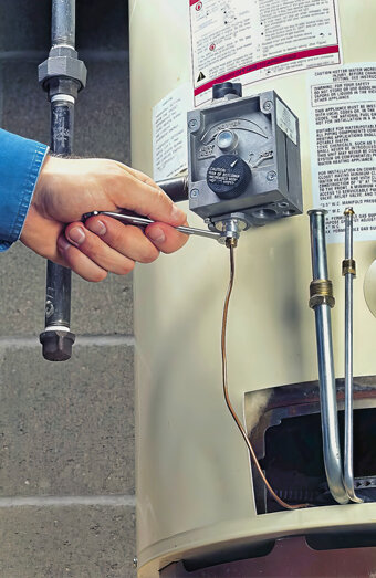 https://nollamarahotwater.com.au/uploads/2025/06/hot-water-servicing-22242.jpg
