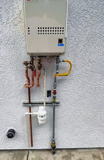 https://nollamarahotwater.com.au/uploads/2025/06/thermostatic-water-systems-62598.jpg
