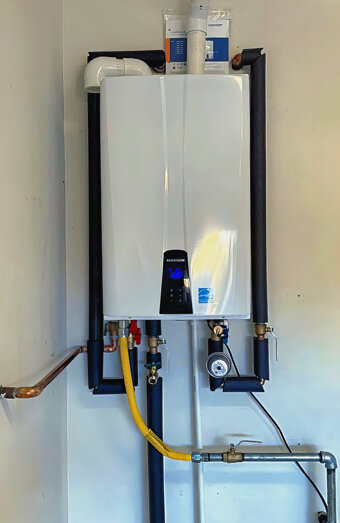 https://nollamarahotwater.com.au/uploads/2025/06/thermostatic-water-systems-94011.jpg